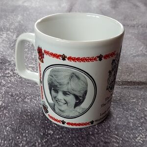 VINTAGE 1981 MUG MARRIAGE OF THE PRINCE OF WALES & LADY DIANA SPENCER